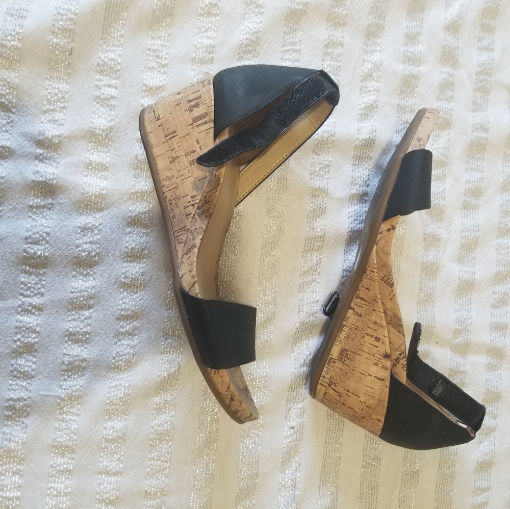 Naturalizer black wedge sandals